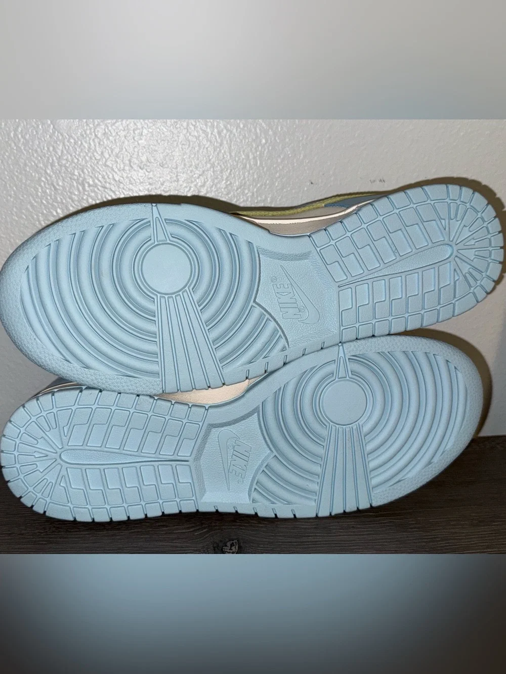 Women’s Nike Dunk Low Sneakers Sail/Citron Tint/Ocean Bliss Size 10 New In Box